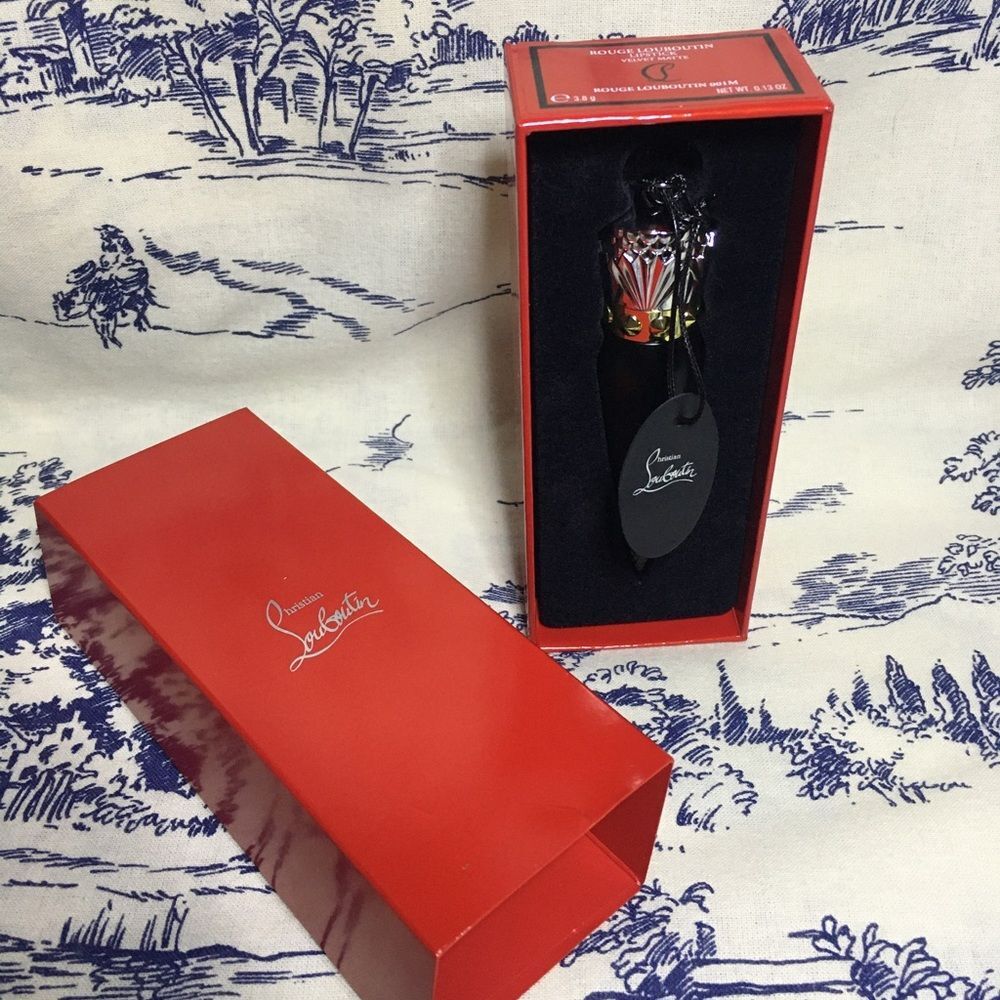 Christian Louboutin Lipstick Red Velvet Matte 3.8 g .13 oz New in box 001M color